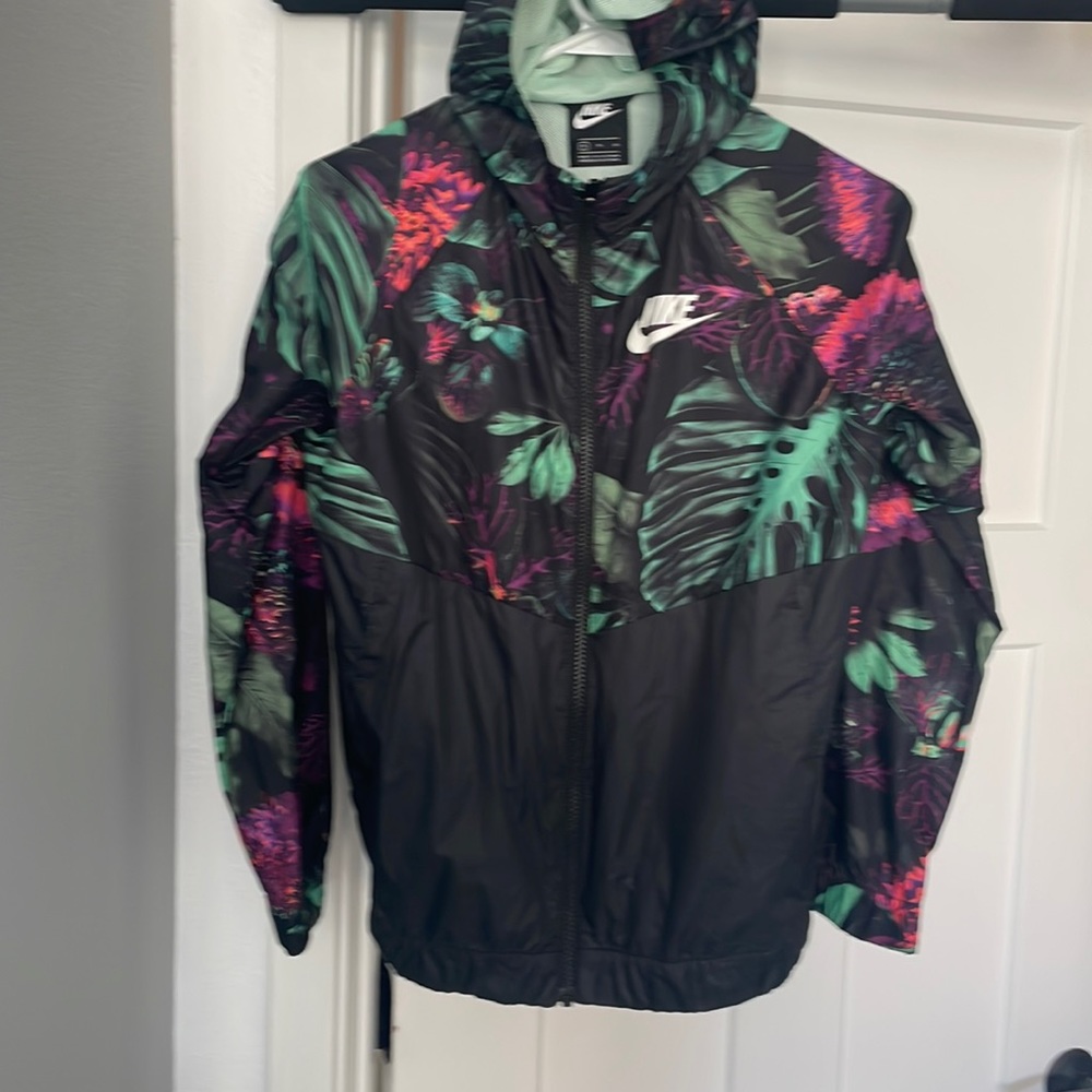 Nike Wind Breaker Like New Youth XL